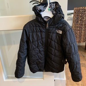 Boys 4T/5T reversible north face coat